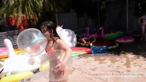 inflatable-wonderland-massacre_40.jpg